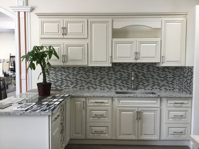 Maple Shaker Kitchen Cabinets